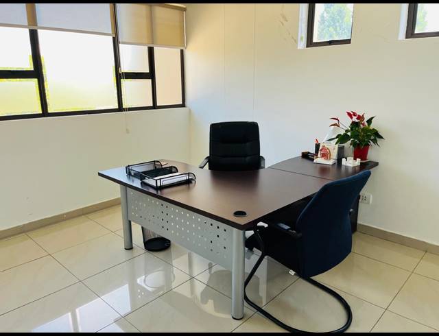 146M² OFFICE FOR SALE IN FOURWAYS GARDENS